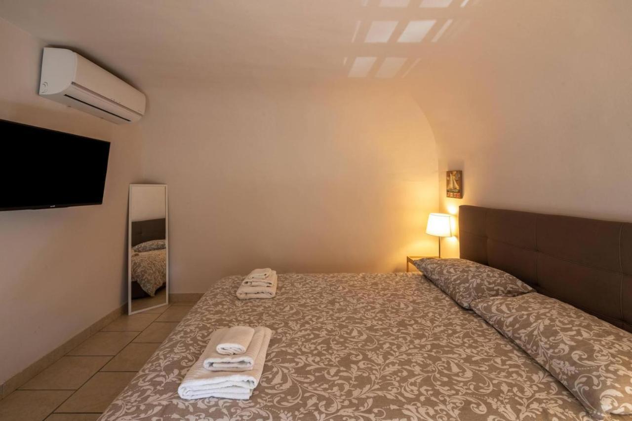 Cozy'S House Nel Cuore Della Citta คาตาเนีย ภายนอก รูปภาพ